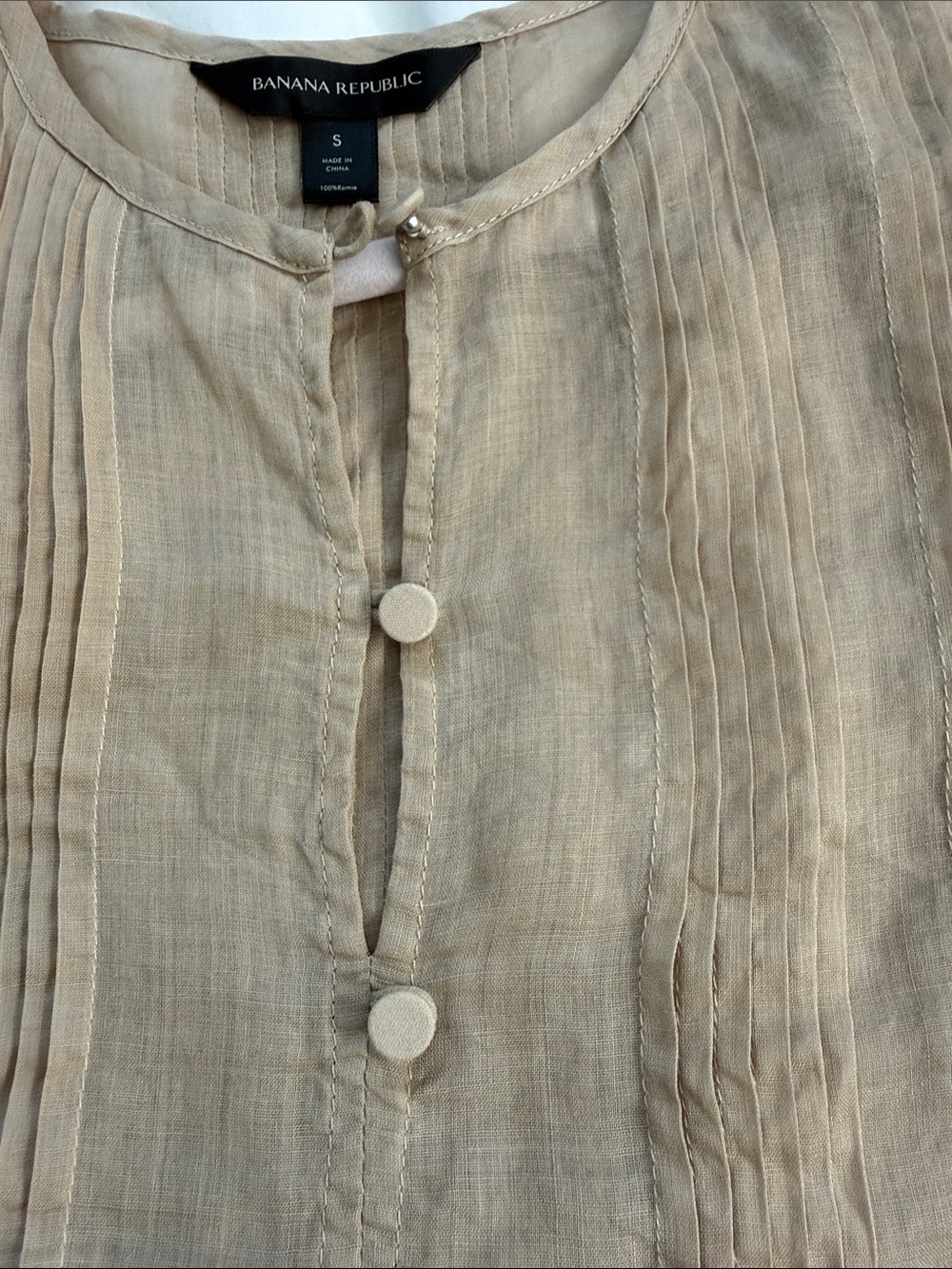Banana Republic Beige 100% Ramie Pintuck Button-Front Blouse - Picture 8 of 10